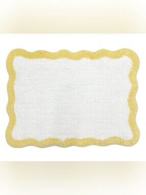 NWT Plush Scalloped White Bathroom Rug W/ Yellow Trim Soft And Machine Washable
